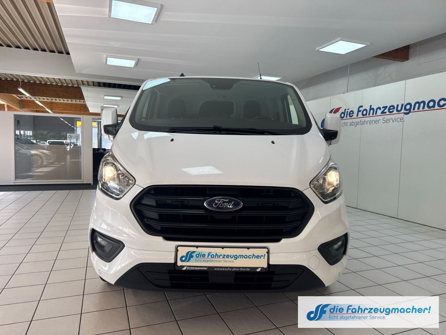 Fahrzeugabbildung Ford Transit Custom Kasten 320 AUTOMATIK L2 Trend 2.0