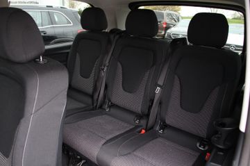 Mercedes V 220 - 11