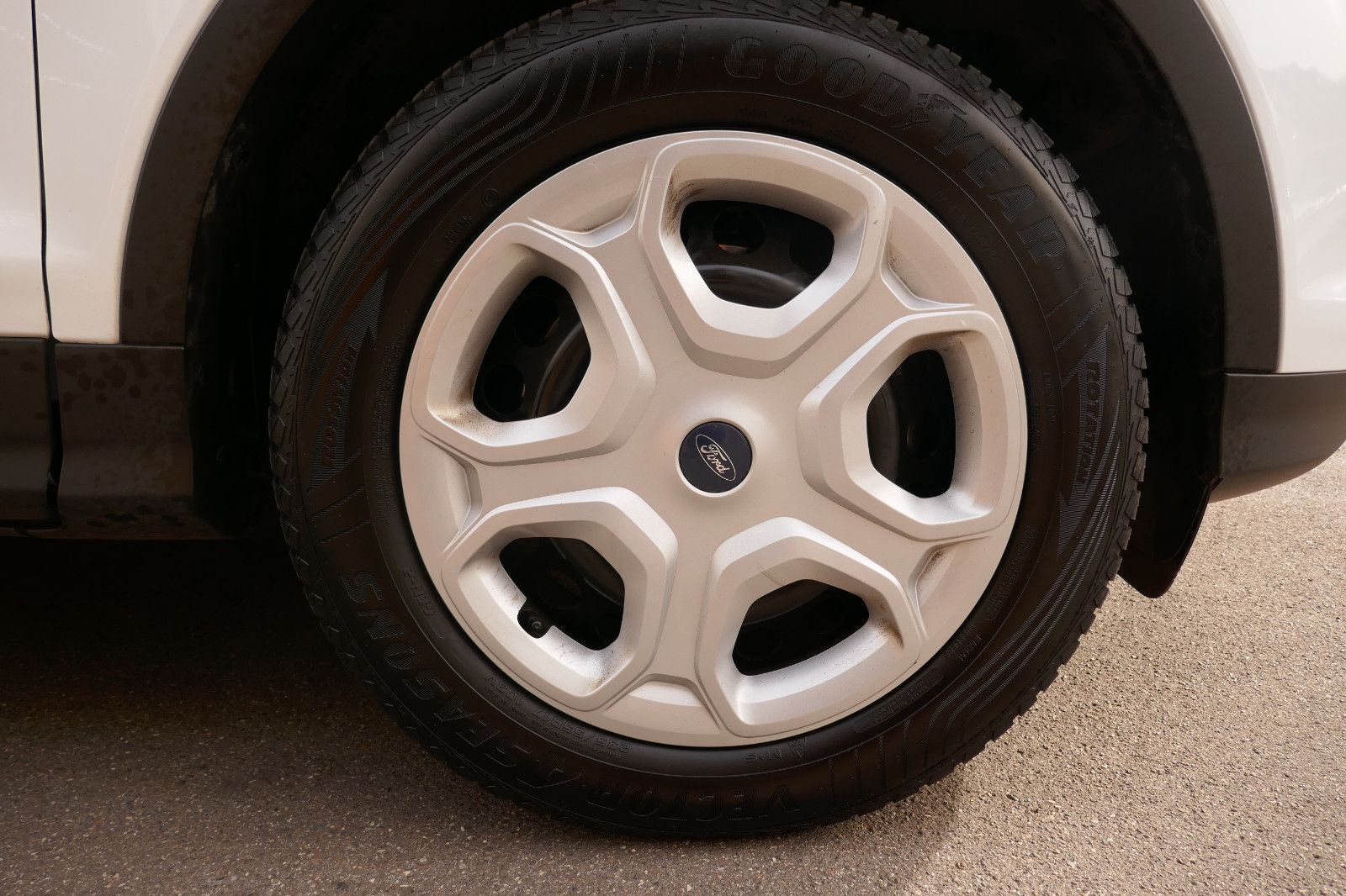 Fahrzeugabbildung Ford Kuga Cool&Connect