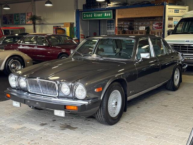 Jaguar XJ12