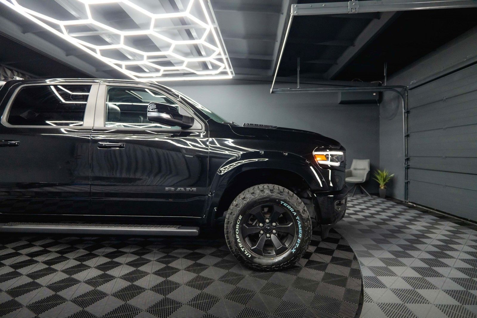 Fahrzeugabbildung Dodge RAM 5.7 V8 HEMI 4x4 LARAMIE GT NIGHT Offroad 19%