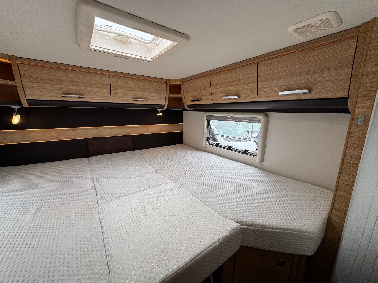 Fahrzeugabbildung Dethleffs ADVANTAGE EDITION T 7051 EB DACHKLIMA 2X LITHIUM
