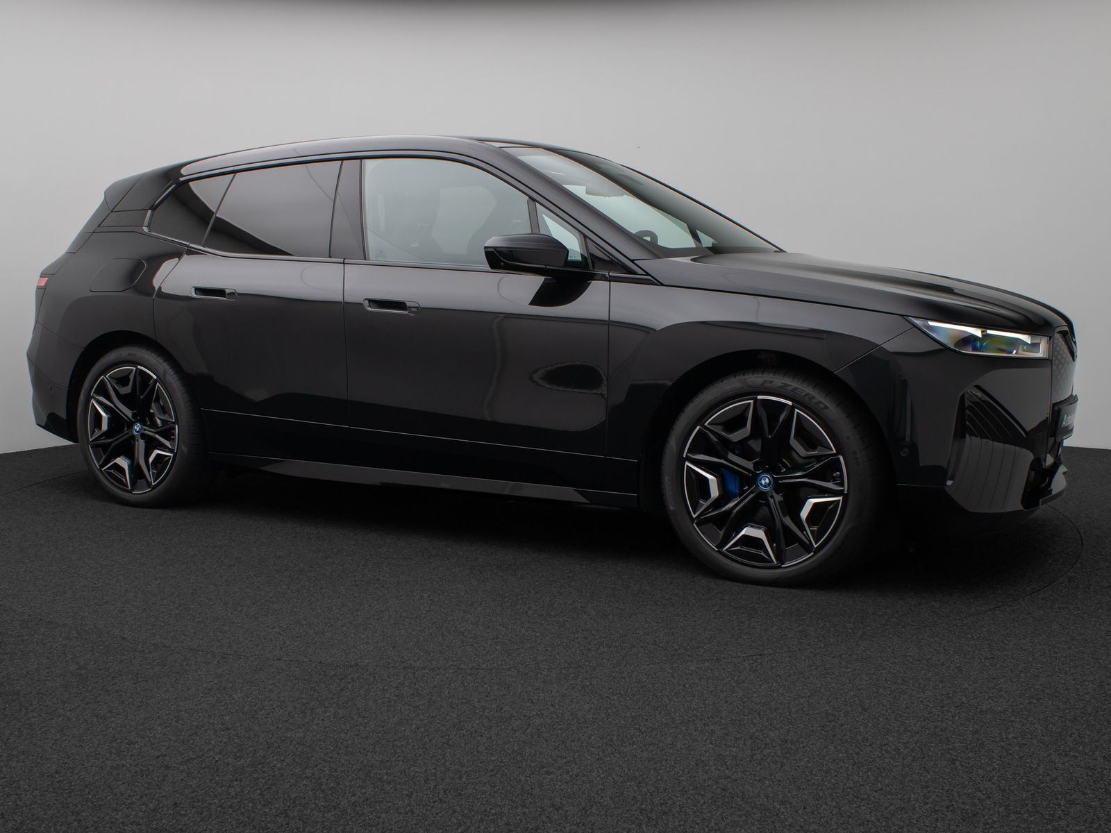 Fahrzeugabbildung BMW iX xD40  Sport 360° Laser HUD DAB H/K AHK 22Zoll