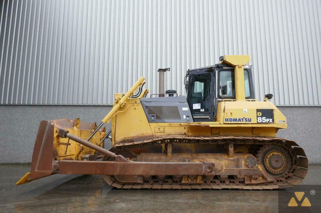 Komatsu D85PX-15