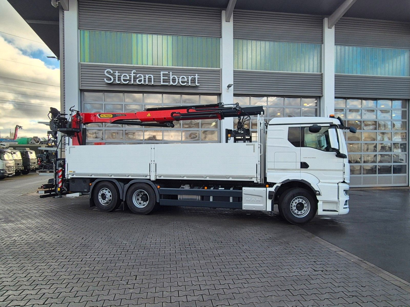 Fahrzeugabbildung MAN TGS 26.470 6x2-4 LL Baustoff Palfinger PK20.501L