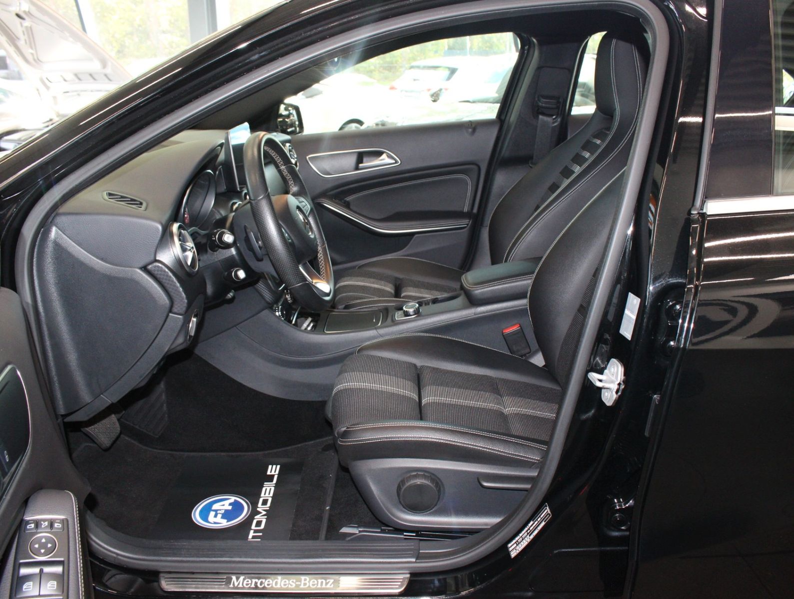 Fahrzeugabbildung Mercedes-Benz A 200 BlueEfficiency Urban 2.Hand+Nur17TKM
