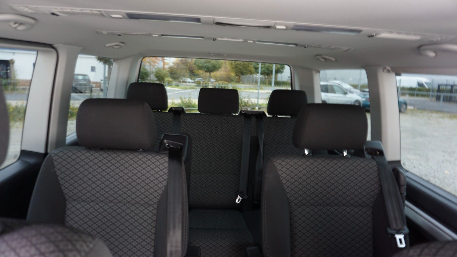 Fahrzeugabbildung Volkswagen T6 Multivan 2.0L TDI DSG Kamera Navi AHK 7 Sitze