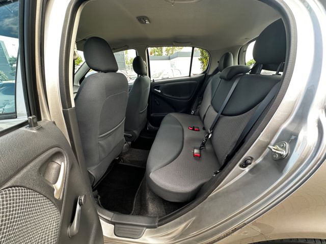 Toyota Yaris  1.0 Sol