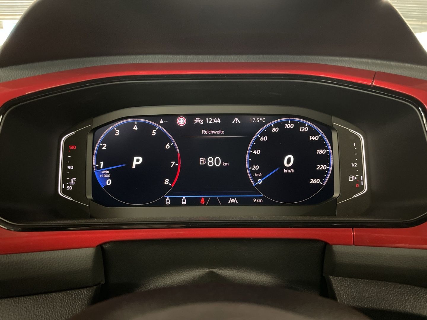 Fahrzeugabbildung Volkswagen T-Roc Cabriolet R-Line 1.5 TSI DSG Sportpaket Na