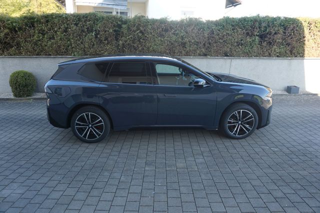 BMW iX3 50 xDrive Sportp. Pro Autobahnassistent AHK