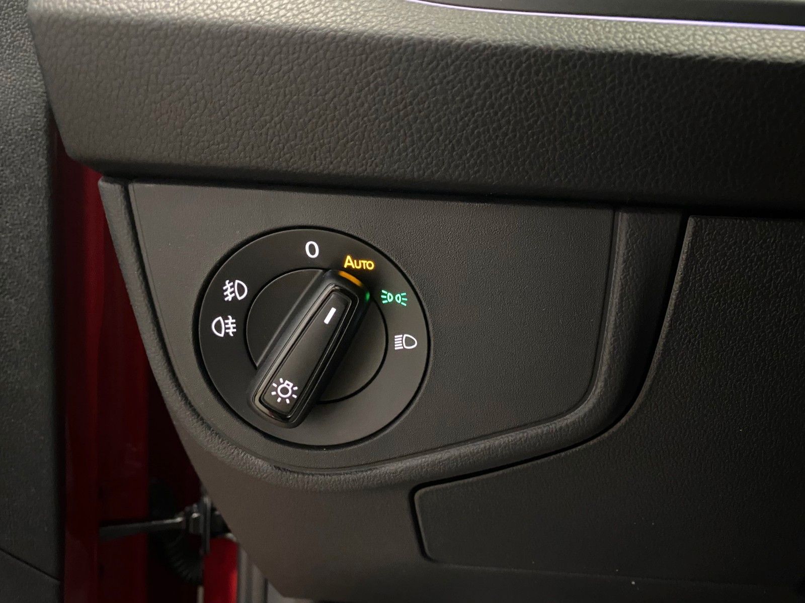 Fahrzeugabbildung Volkswagen Taigo 1.5 TSI DSG R-LINE+Black Style+ACC+Matrix+