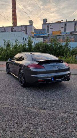 Porsche Panamera GTS V8 440 PS / 2014/ TOP