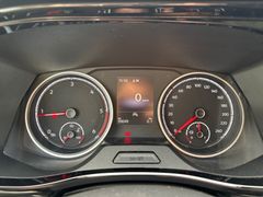 Fahrzeugabbildung Volkswagen T6.1 Multivan Comfortl. Navi LED Sitzh AHK Kamer