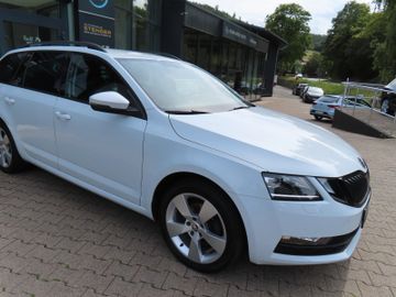 Fotografie 3 des Skoda Octavia Combi Ambition 1.4 TSi Navi ACC