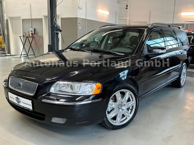 Volvo V70 2.4 D5 AWD Summum/Xenon/Schiebed./Scheckheft