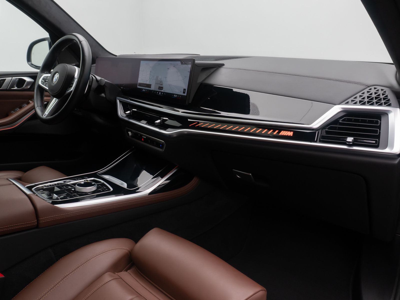 Fahrzeugabbildung BMW X7 M60i xD SkyLounge 360&deg;HUD H/K SoftClos 23Zoll