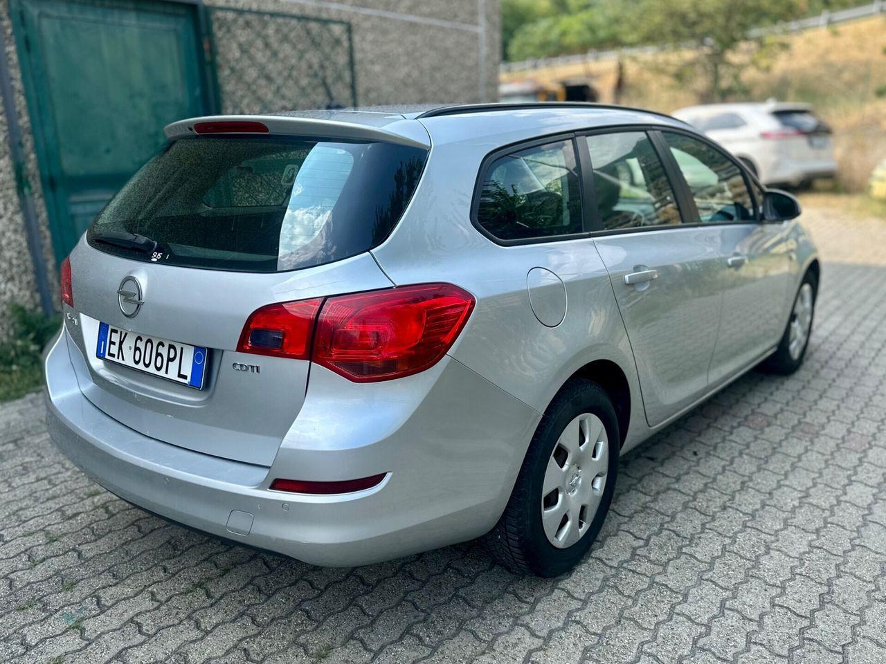 Opel Astra 2011 — engine 1.686 cm³, 110 HP (81kW)
