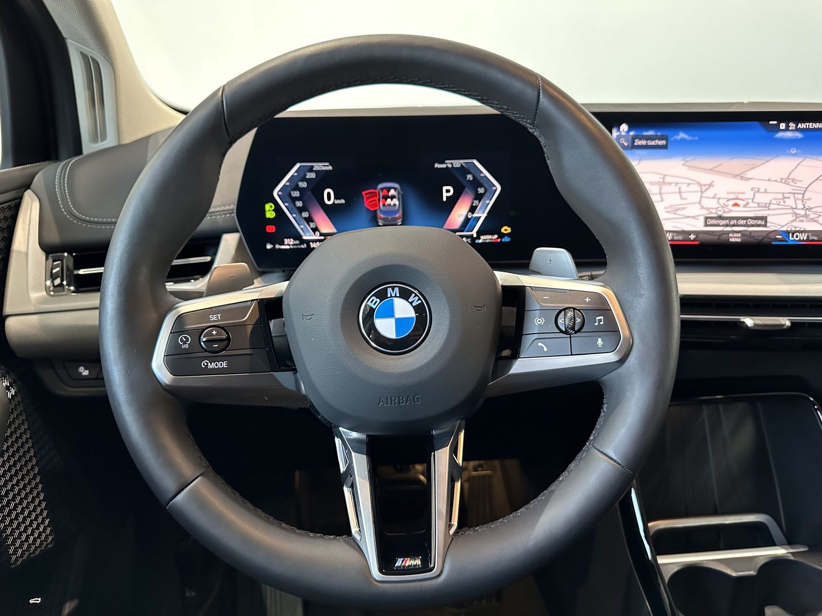 Fahrzeugabbildung BMW 220i Active Tourer AHK Widescreen Display