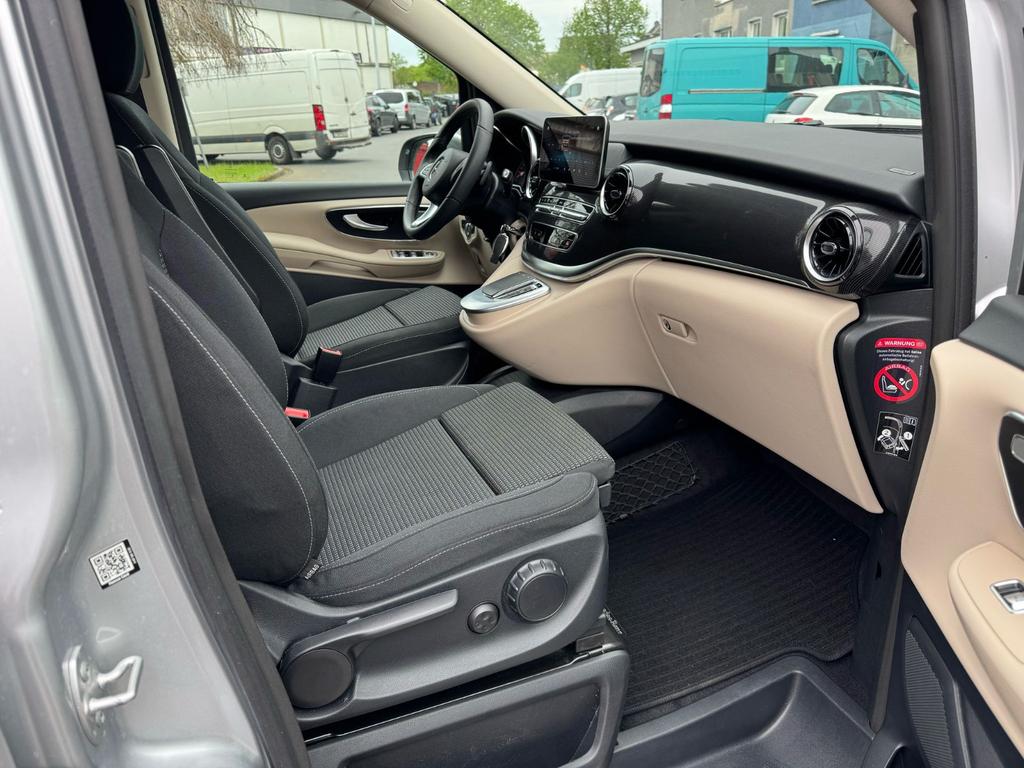 Mercedes-Benz V 220