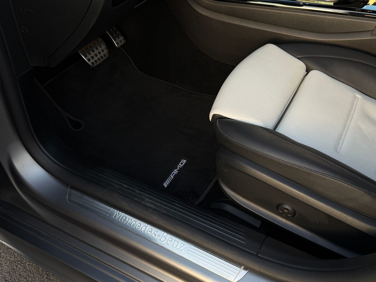 Fahrzeugabbildung Mercedes-Benz CLA 250 SB AMG-Line ACC Leder LED Memory Kamera