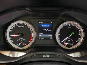 Skoda Kodiaq Scout 4x4 *2. Hand*Panorama*360°-Kamera*