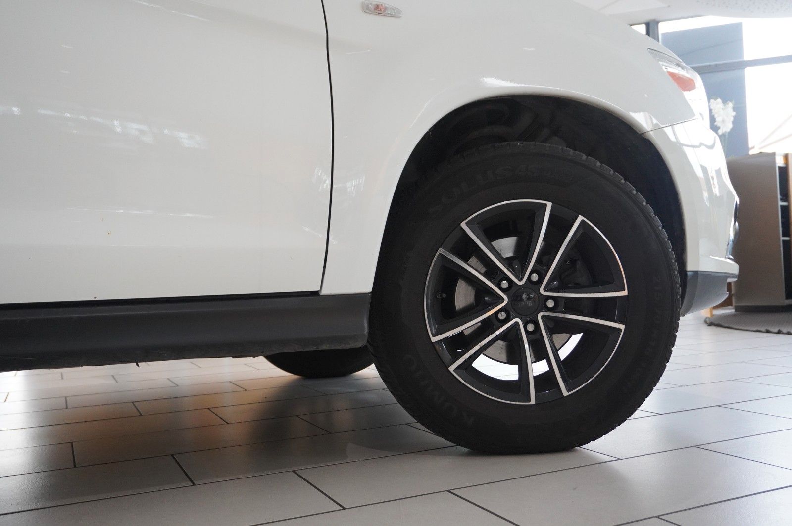 Fahrzeugabbildung Mitsubishi ASX 1.6 EDITION 2WD NAVI/LED/KAMERA/SHZ/TEMP/DAB