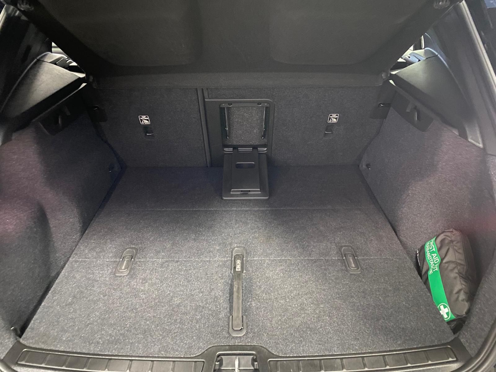 Fahrzeugabbildung Volvo XC40 KLIMA+RFK+PDC+NAVI+SITZHEIZ+4x4+AHK+ALU+LED