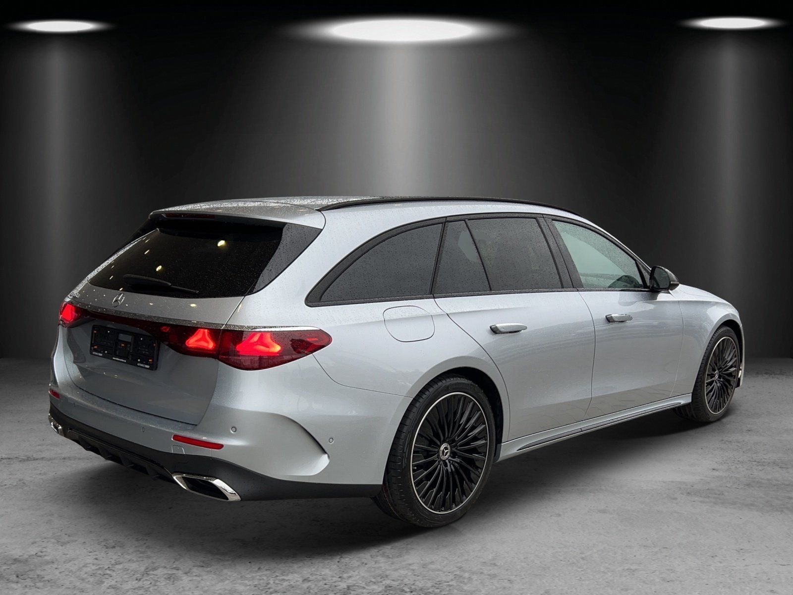 Fahrzeugabbildung Mercedes-Benz E 220 d T+AMG-Line+AHK+PSD+DISTRONIC+Sitzklima