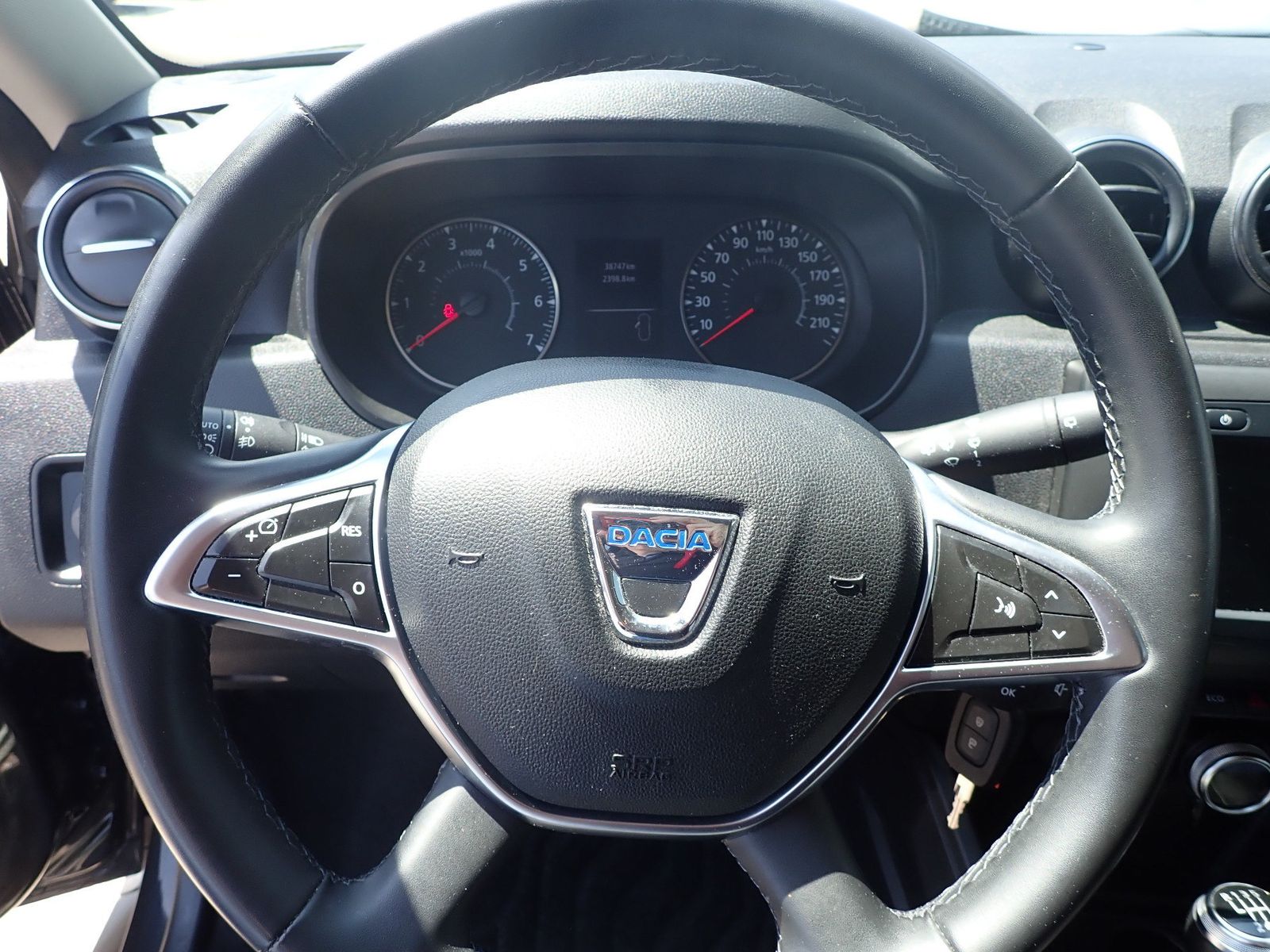 Fahrzeugabbildung Dacia Duster TCe 130 2WD URBAN/SHZ/EPH/NAVI/