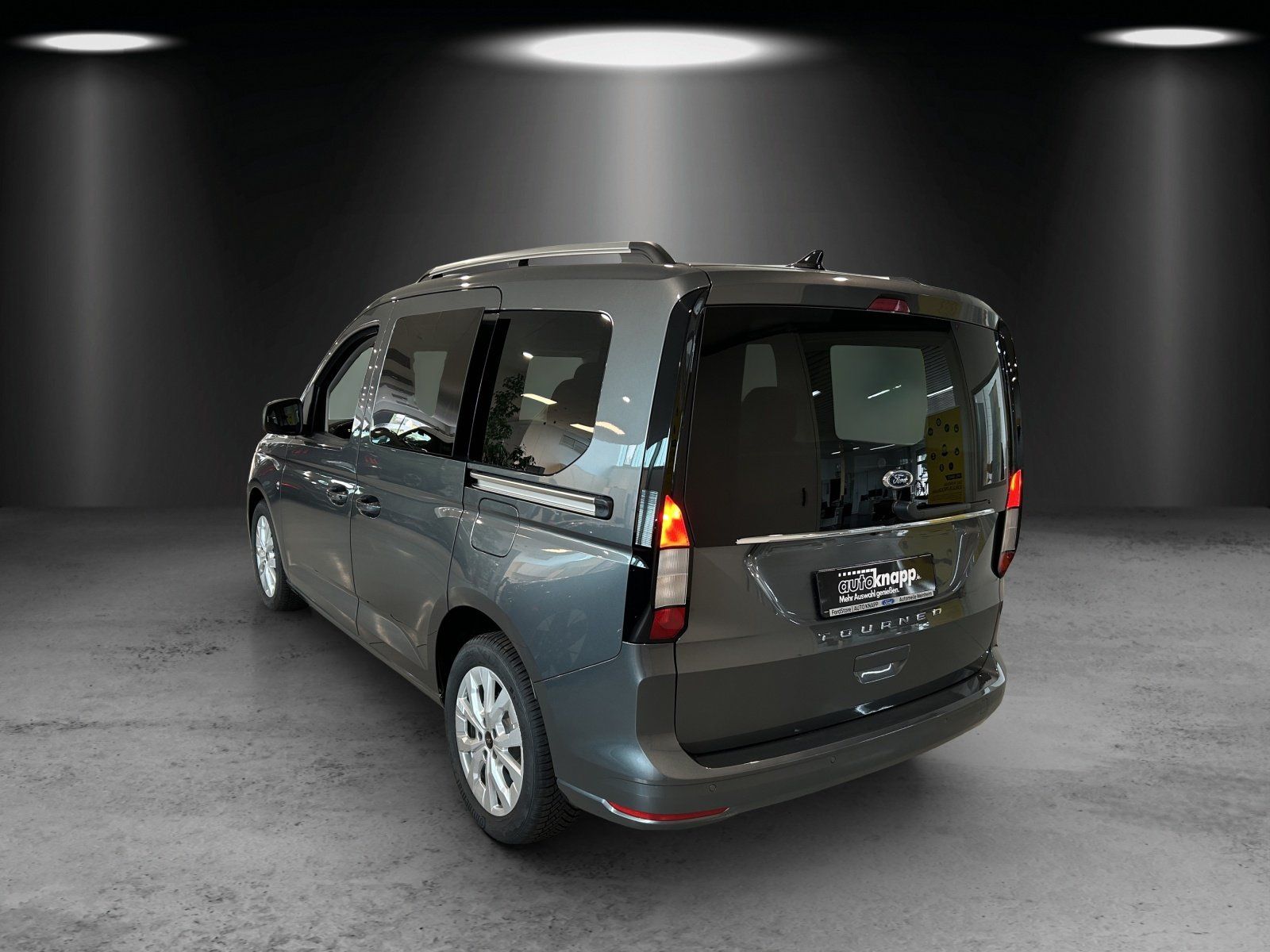 Fahrzeugabbildung Ford Tourneo Connect Benzin Automatik AHK Kamera PDC
