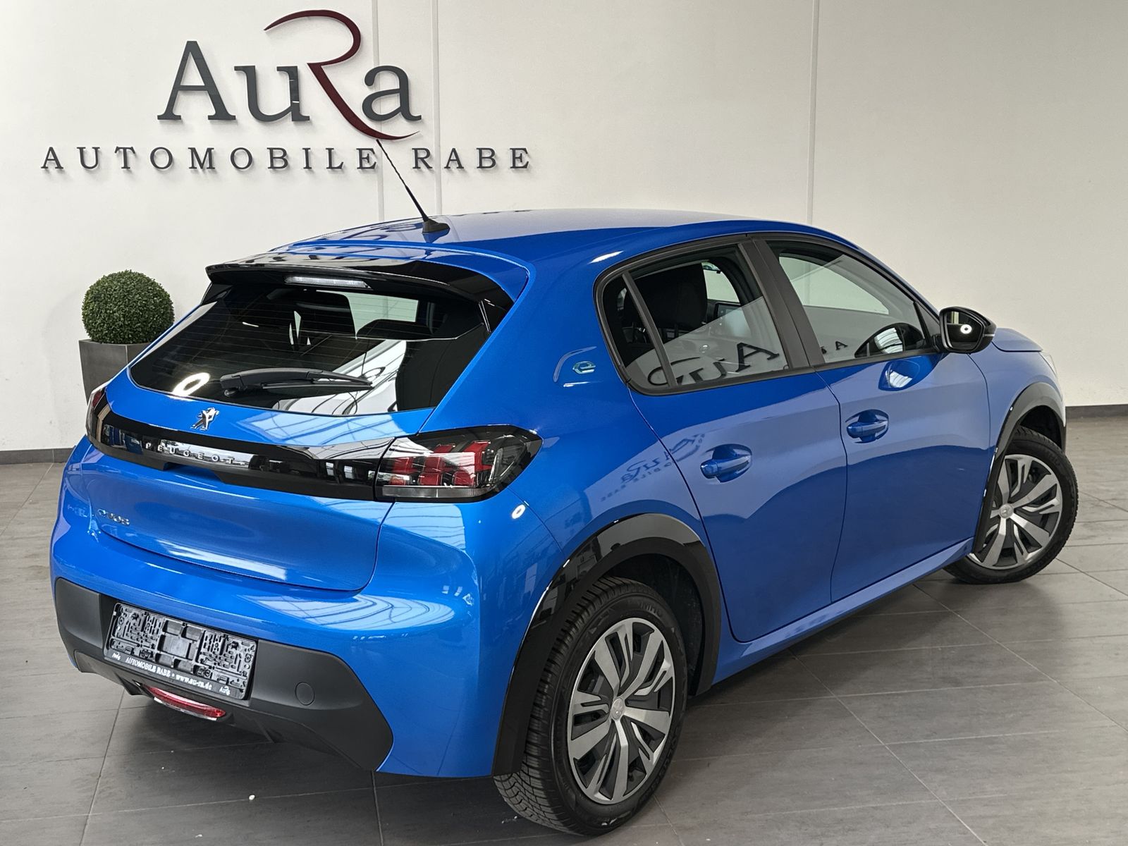 Fahrzeugabbildung Peugeot 208 e Active NAV+LED+DAB+KOMFORT-PAKET+SPURHALTE