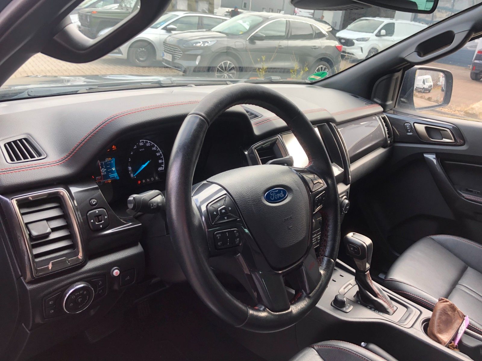 Fahrzeugabbildung Ford Ranger Wildtrak Doppelkabine 4x4 Unfall