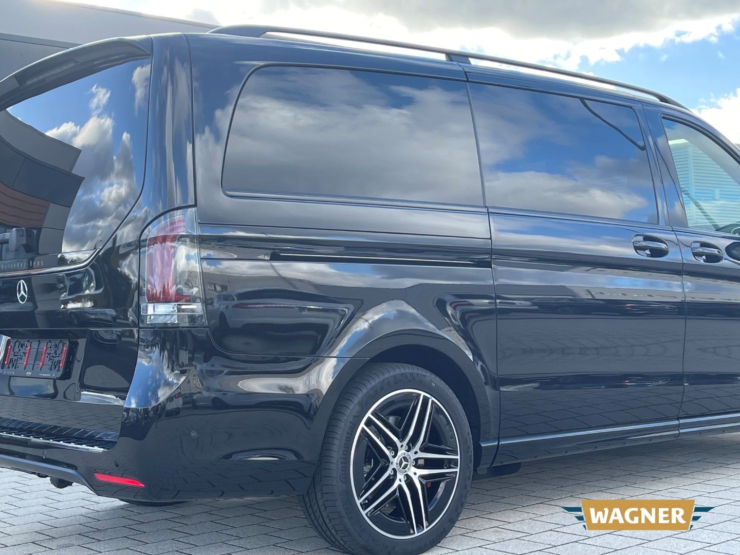 Fahrzeugabbildung Mercedes-Benz V 300 d AMG EXCLUSIVE EDITION 4MATIC lang Voll V