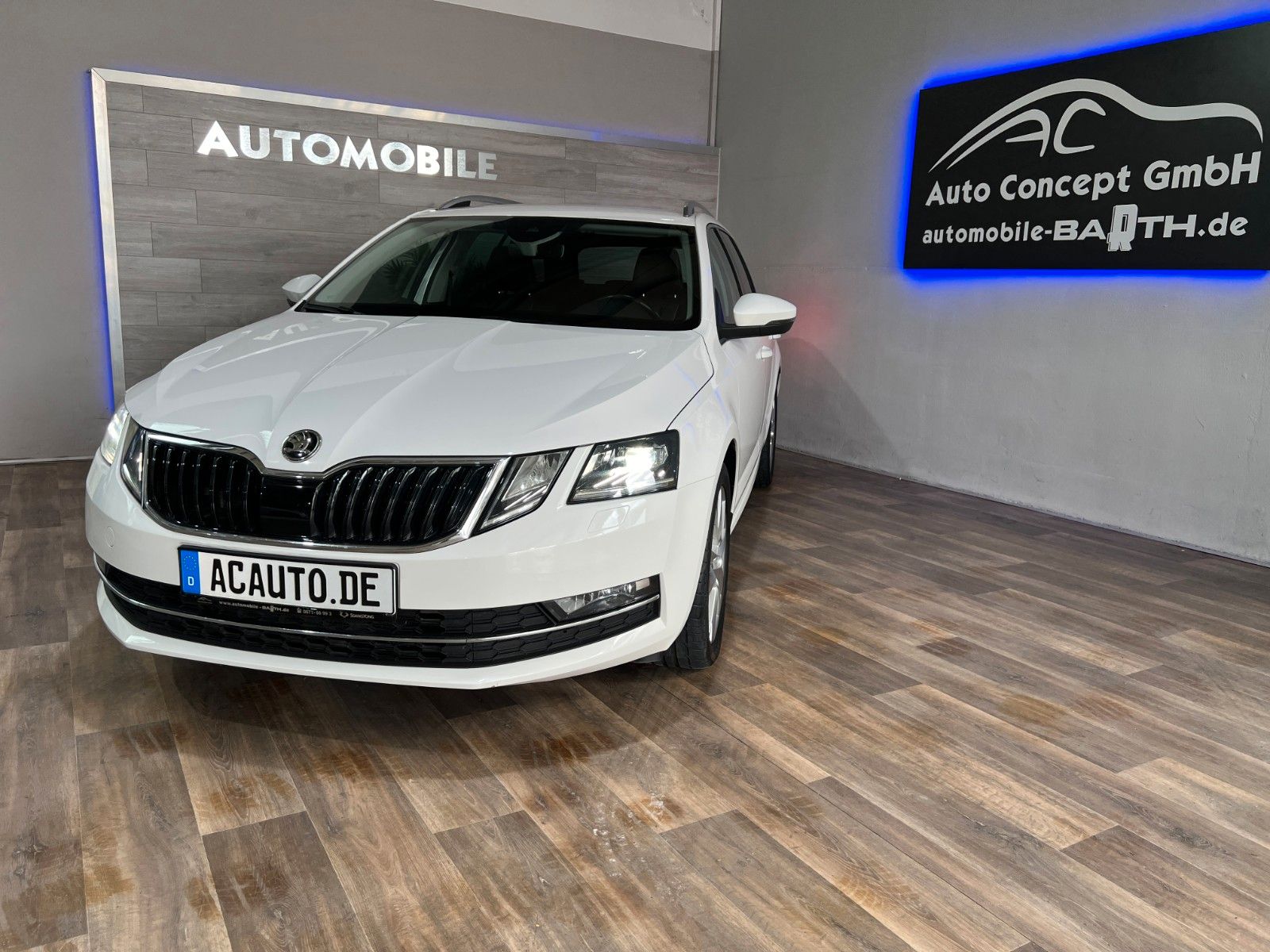 Fahrzeugabbildung SKODA Octavia Combi Premium Edition *Leder*Kamera*LED