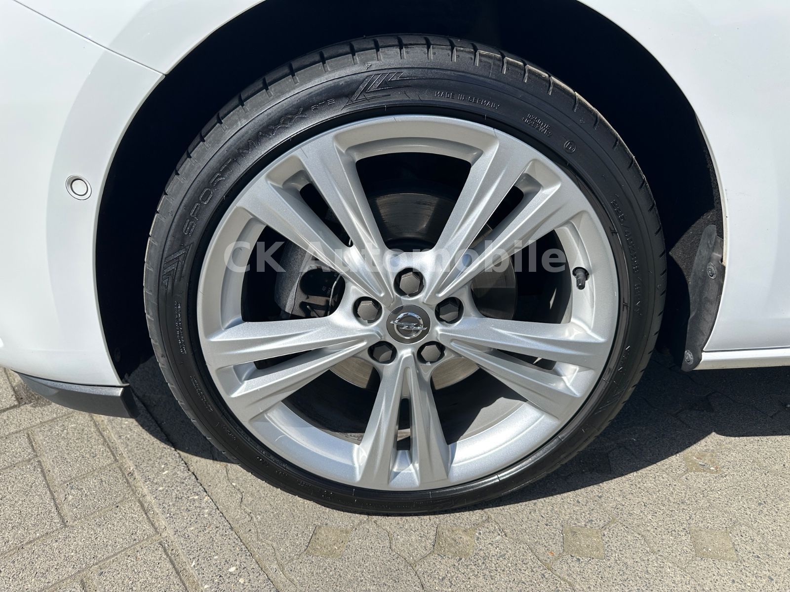 Fahrzeugabbildung Opel Astra K 1.6 Turbo Dynamic Autom./Navi/LED/ACC