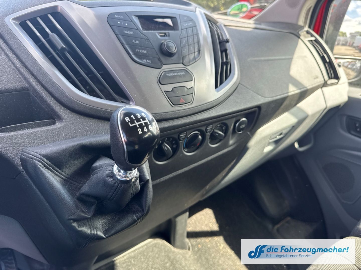 Fahrzeugabbildung Ford Transit Kombi 350 L3 Trend StandHZG *2520 *EXPOR