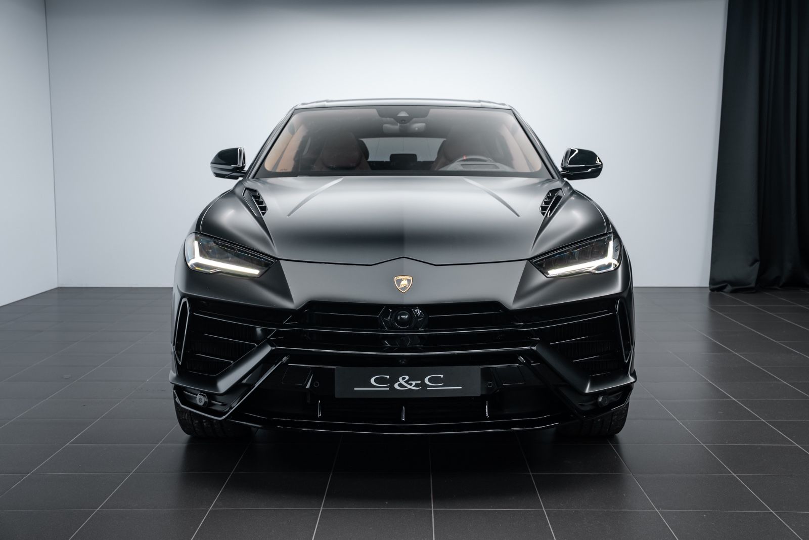 Fahrzeugabbildung Lamborghini Urus S CARBON/B&O/AKRAPOVIC/PANO/23"/STYLE