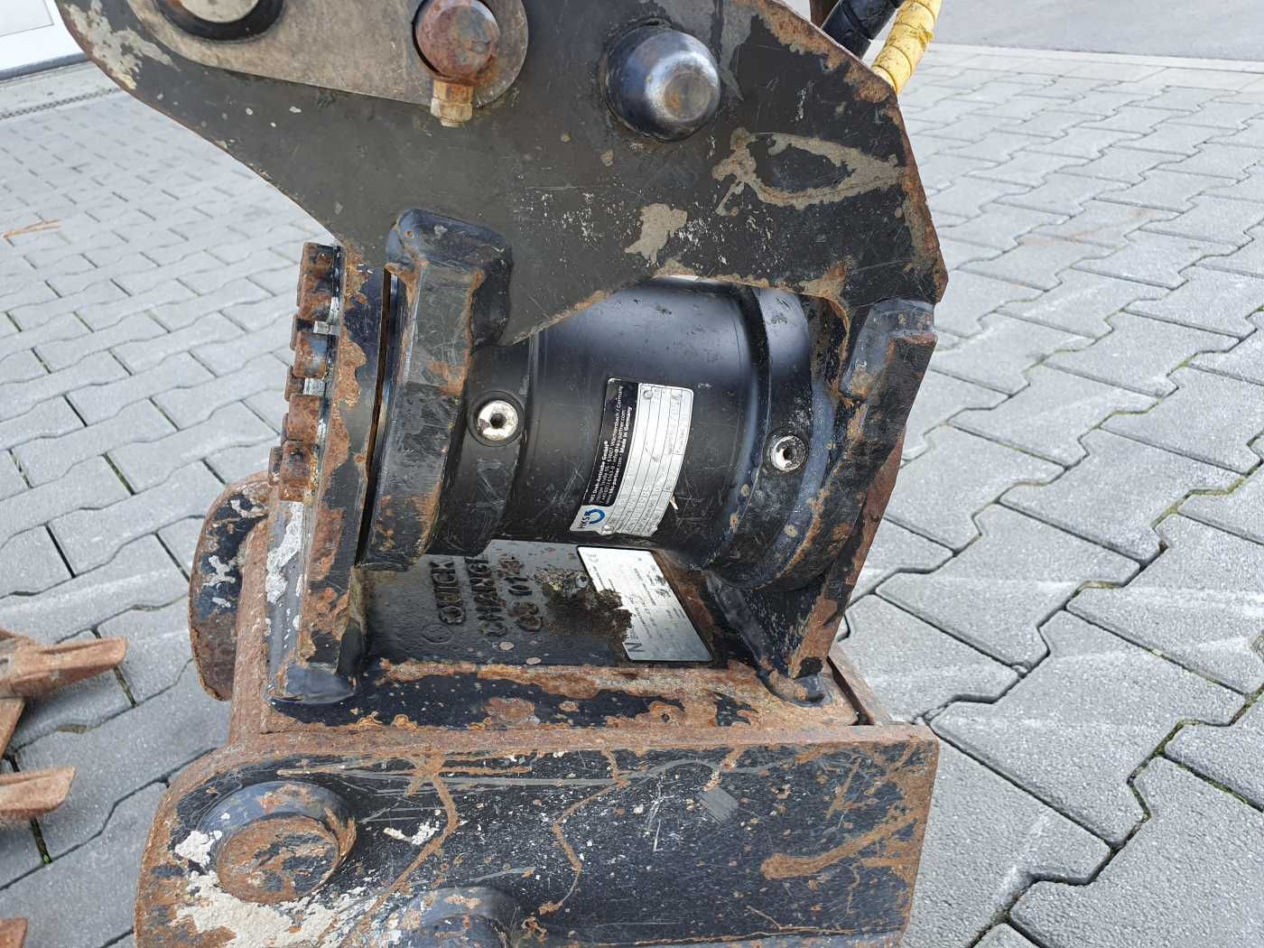 Fahrzeugabbildung JCB 19C-1 / 528h / 2022 / Powertilt / Löffelpaket