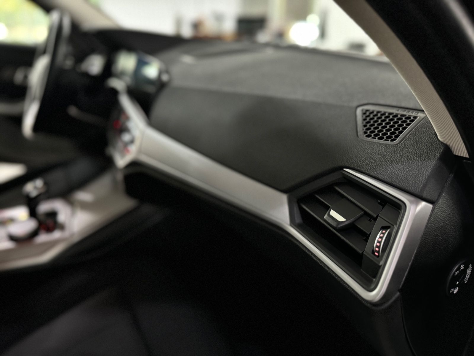 Fahrzeugabbildung BMW 330e DAB PDC CockPit+Geschwindigkeitsreg. LED