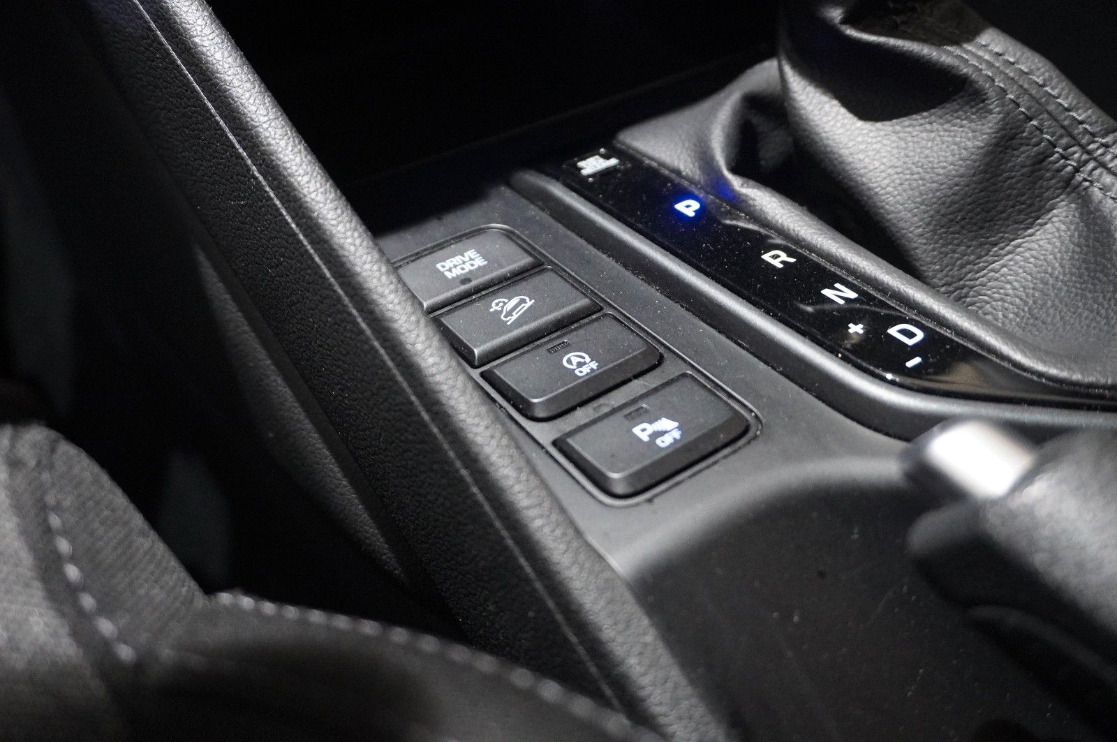 Fahrzeugabbildung Hyundai Tucson 1.6 T-GDI TREND AUTO. NAVI/LED/KAMERA/SHZ