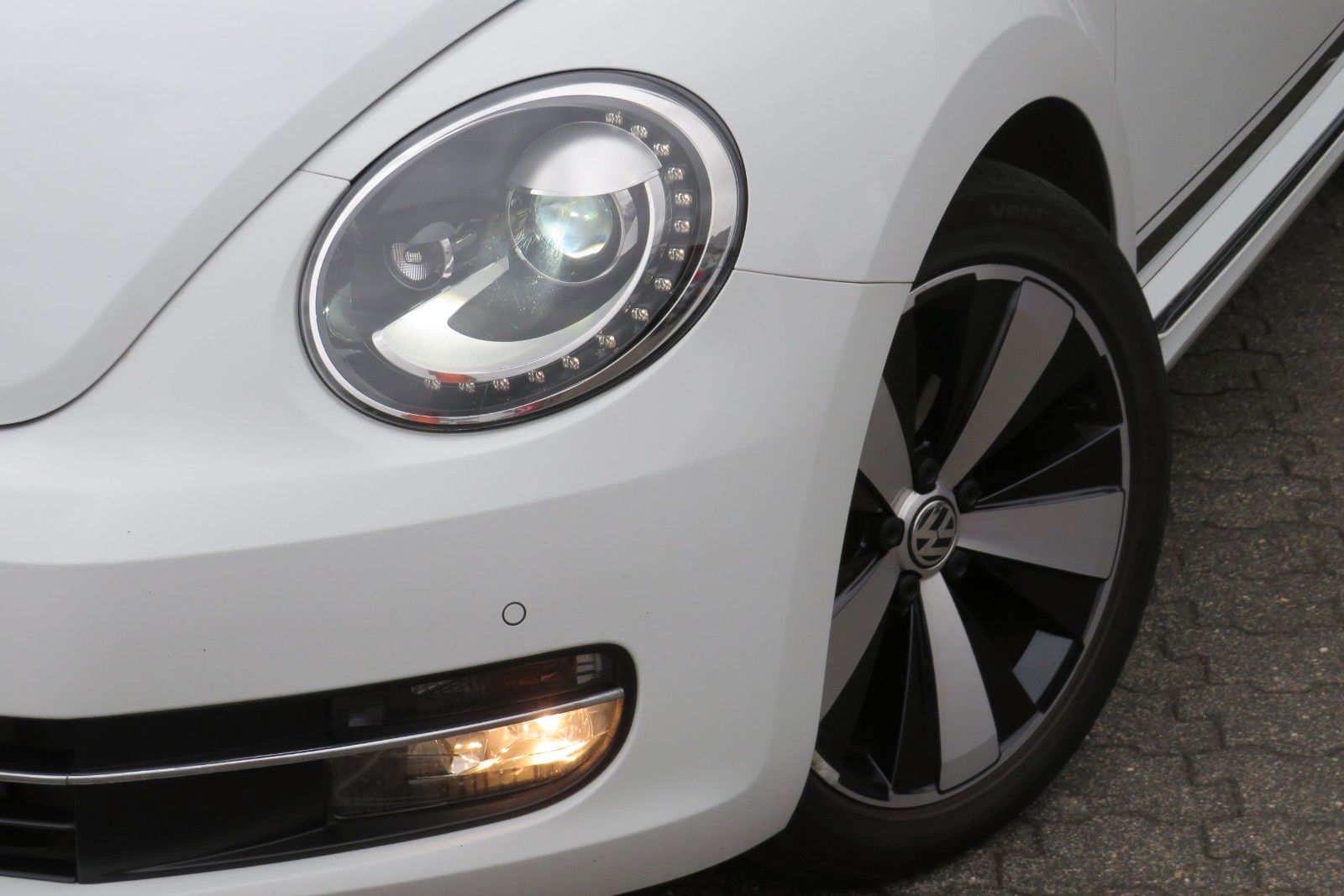 Fahrzeugabbildung Volkswagen Beetle Lim. Club XENON NAVI APP-CONNECT PDC 18`