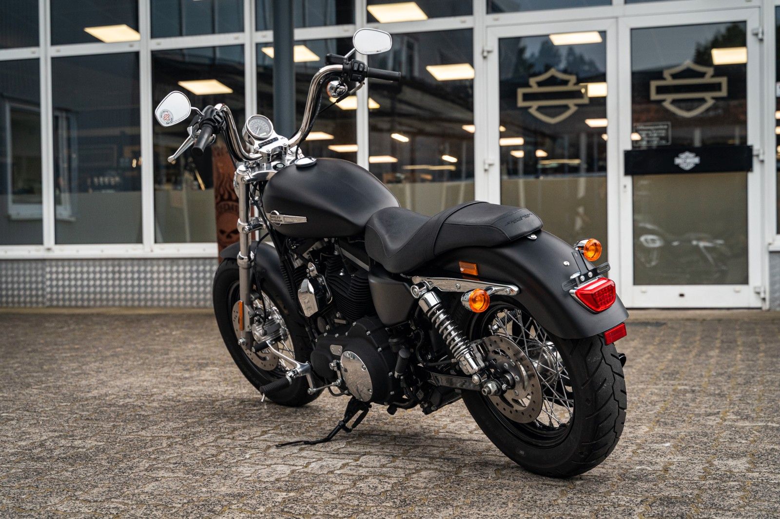Fahrzeugabbildung Harley-Davidson Sportster XL1200CB Custom Limited -Vance&Hines-