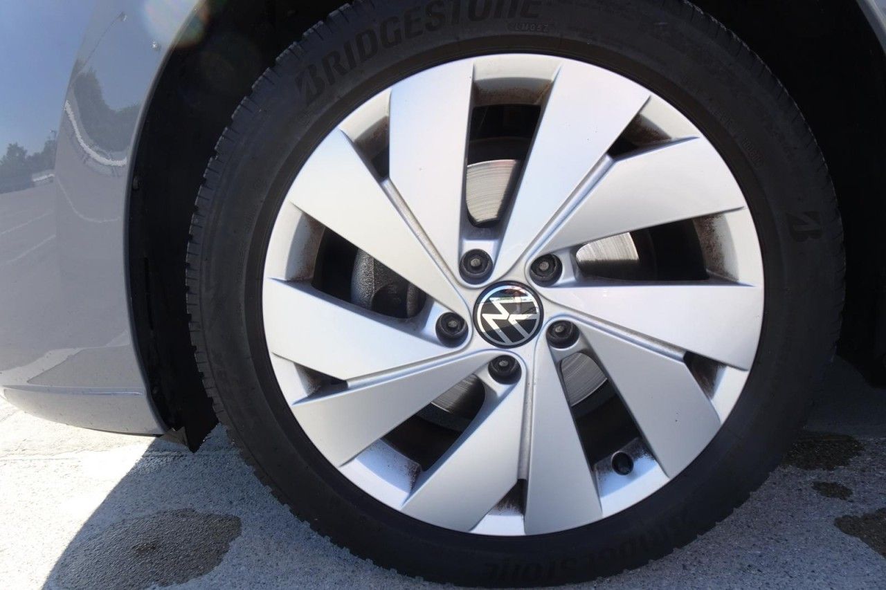 Fahrzeugabbildung Volkswagen Golf Var. STYLE 1.5l eTSI 96kW DSG LED Navi