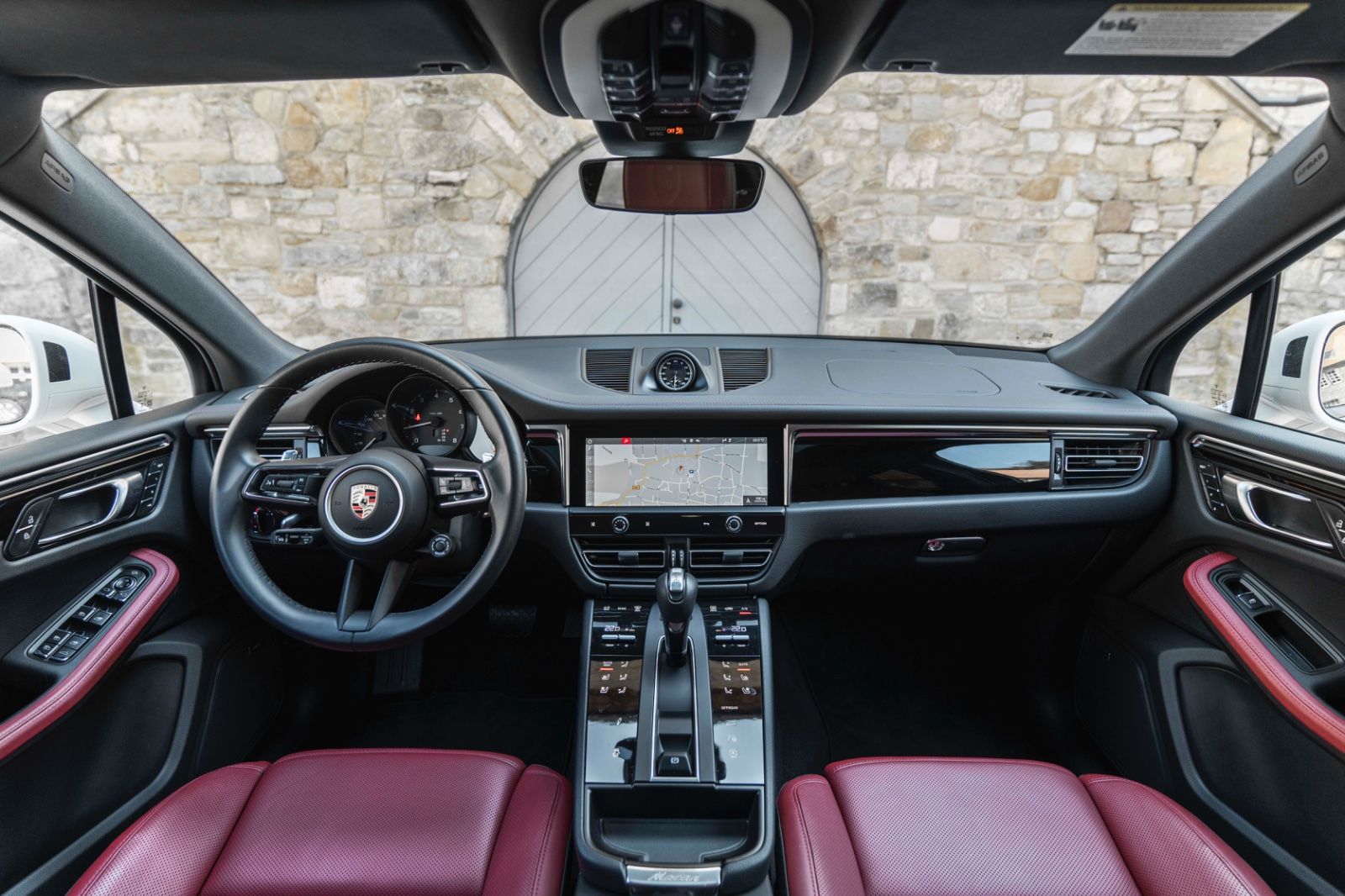 Fahrzeugabbildung Porsche Macan PASM CHRONO LED CARPLAY PANO 360° BOSE PDC
