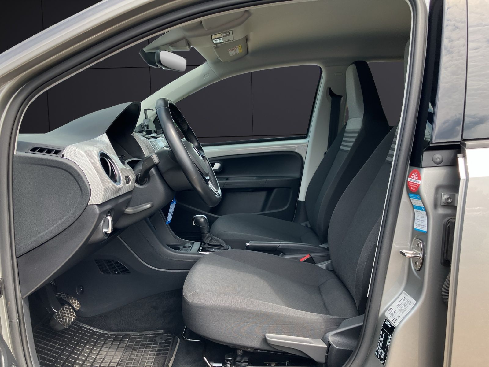 Fahrzeugabbildung Volkswagen e-up! Style Plus SHZ DAB+ Ambiente Klima
