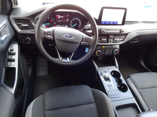 Fahrzeugabbildung Ford Focus 1.5 EcoBlue Cool & Connect Lim. Autom. Nav