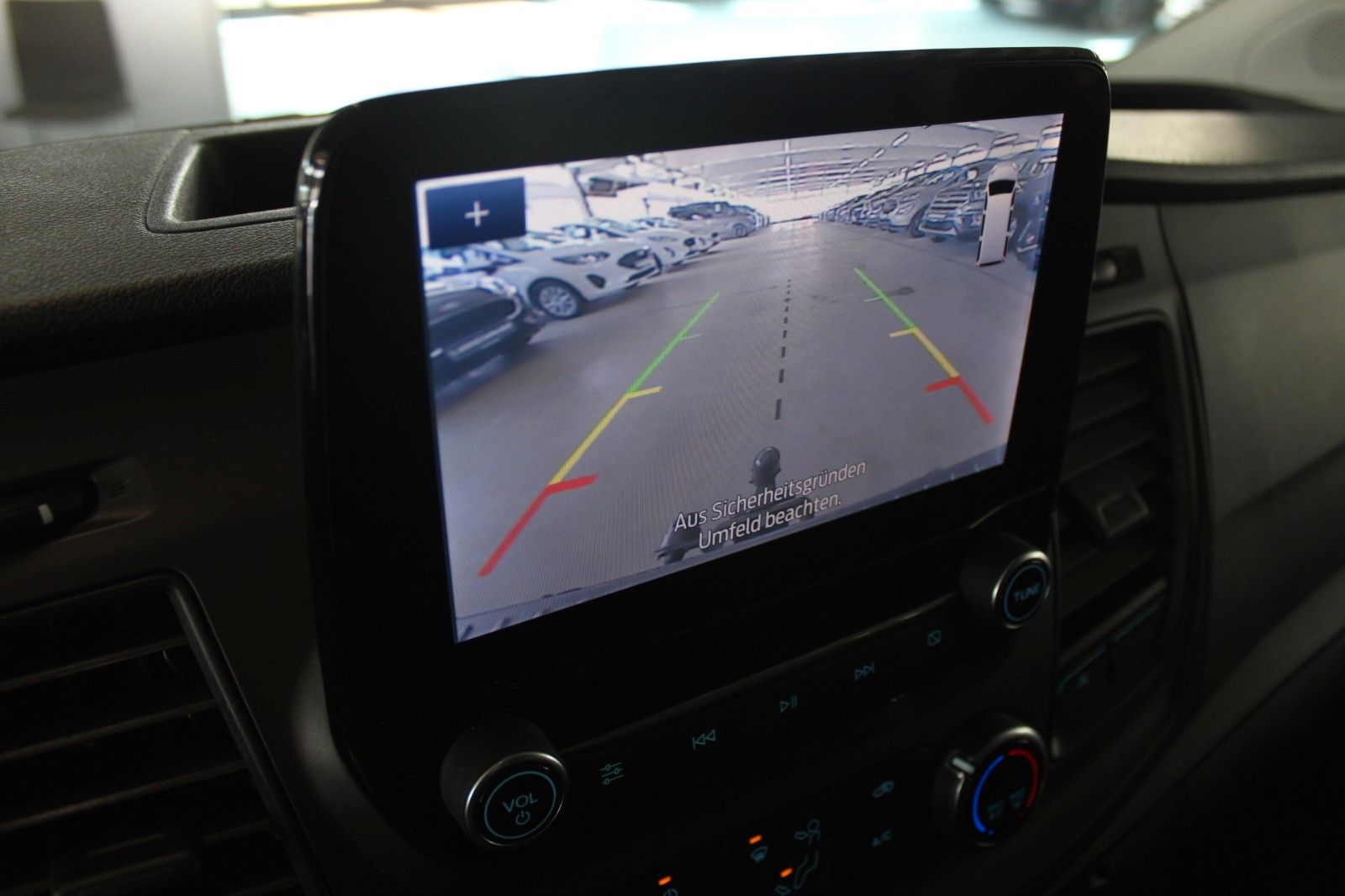 Fahrzeugabbildung Ford Ford Nugget PLUS Aufstelldach Aut WC Markise AHK