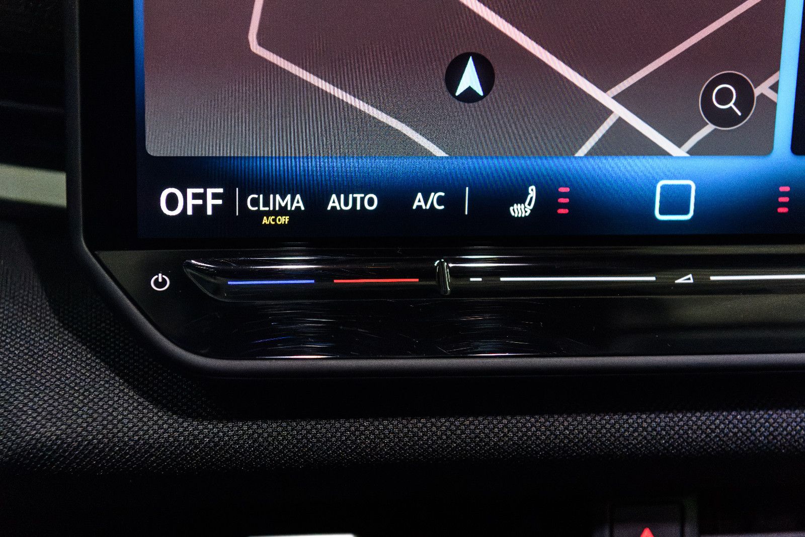 Fahrzeugabbildung Volkswagen T-Roc Life 1.5 eTSI DSG LED+NAVI+RFK+SHZ+ACC