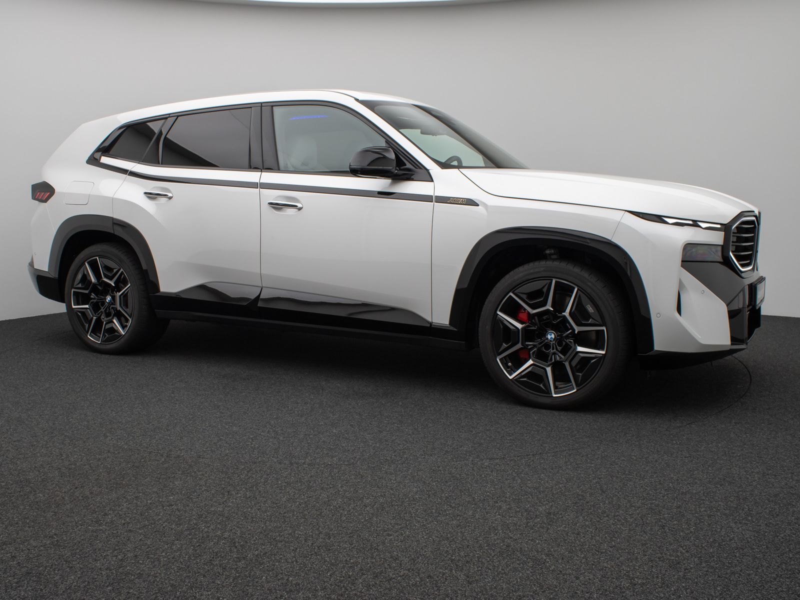 Fahrzeugabbildung BMW XM Individual M Sitze DAB B&W Massage SoftClose