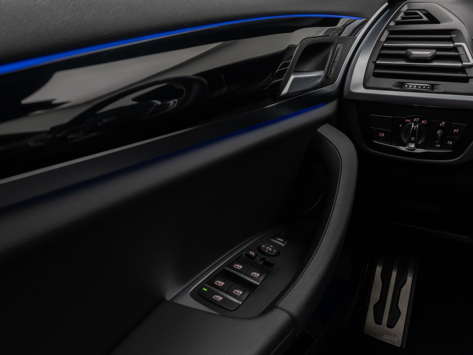 Fahrzeugabbildung BMW X3 xD20d M Sport Panoram 360°DAB Lenkrhz Komfort